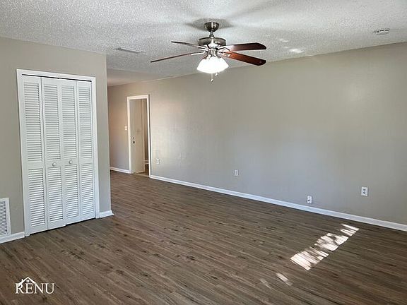 3rd image of 402 N Finley Ave