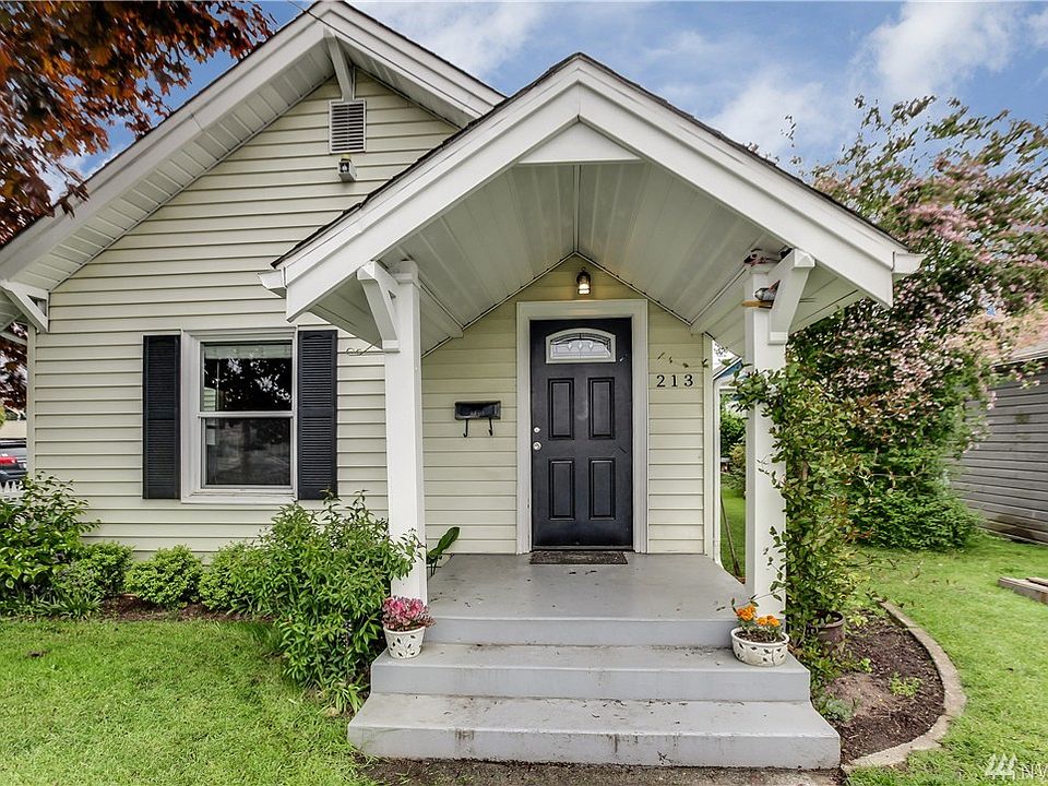 1st image of 213 4th Ave NE