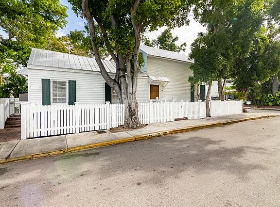 3rd image of 1119 Olivia St #2