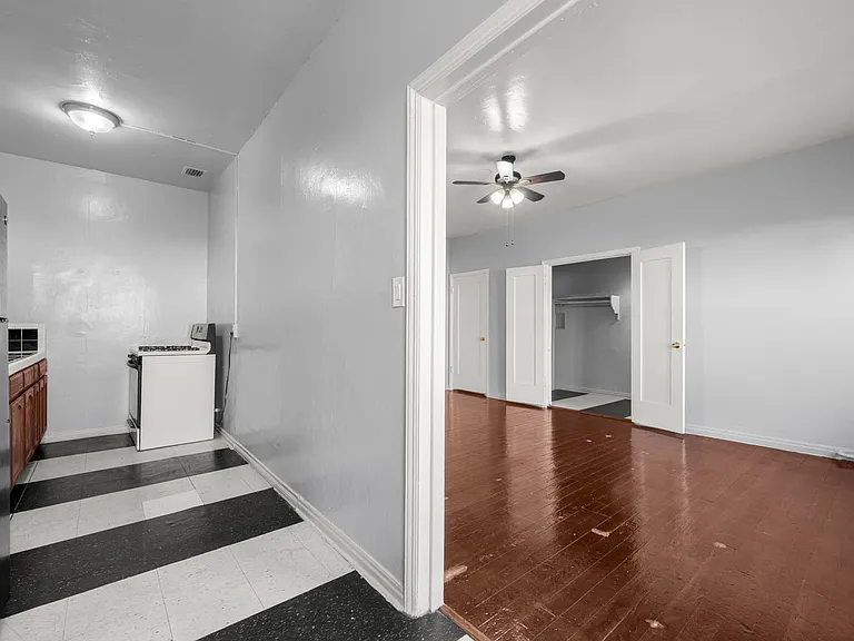 1516 N Hobart Blvd — Photo 8