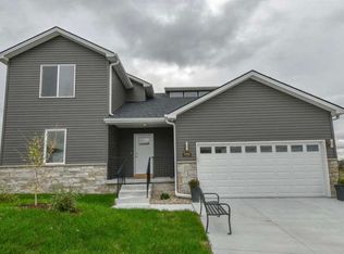 5866 S 94th St, Lincoln, NE 68526