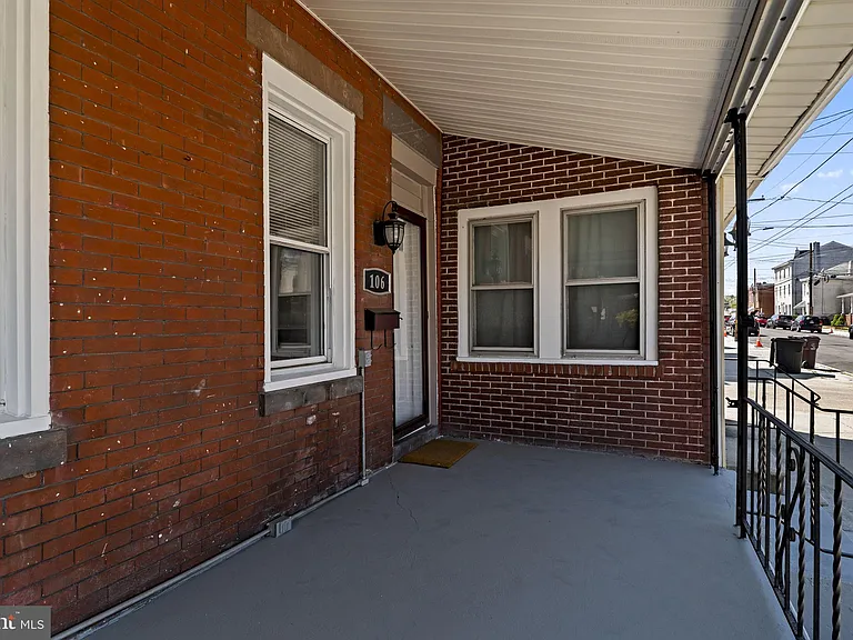 106 W 5th St — Photo 20