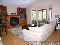 3rd image of 401 15th Ave N