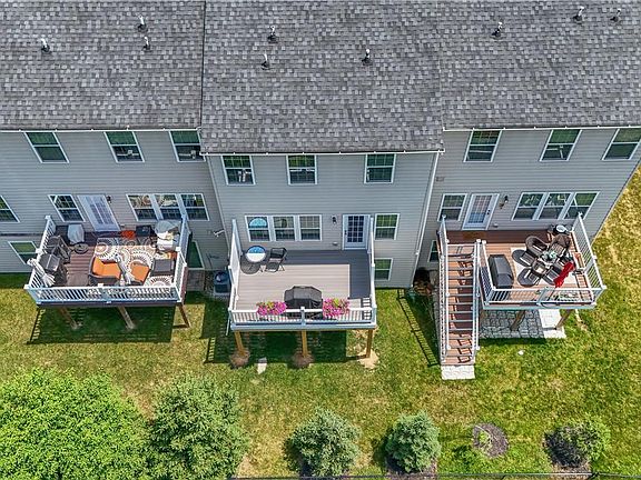 4th image of 1142 Westminster Dr