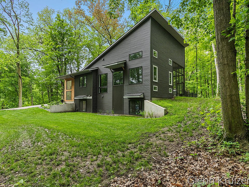 5447 Pine Island Dr NE, Comstock Park, MI 49321 Zillow