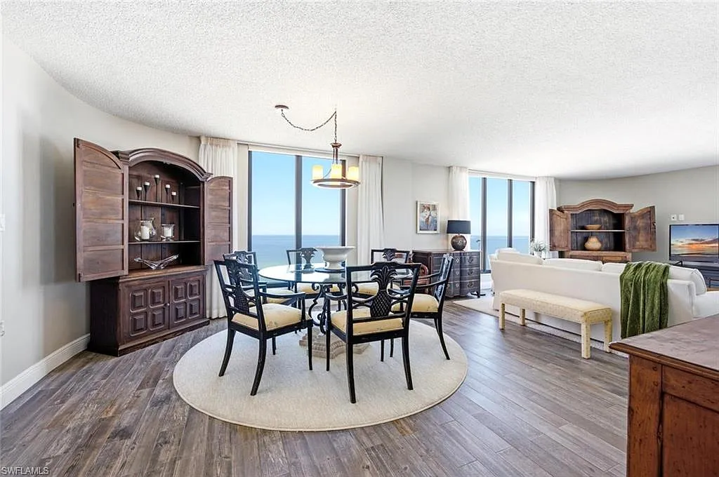 3 bed, 2.5 bath, 1792 sqft, $16,500 — Photo 3