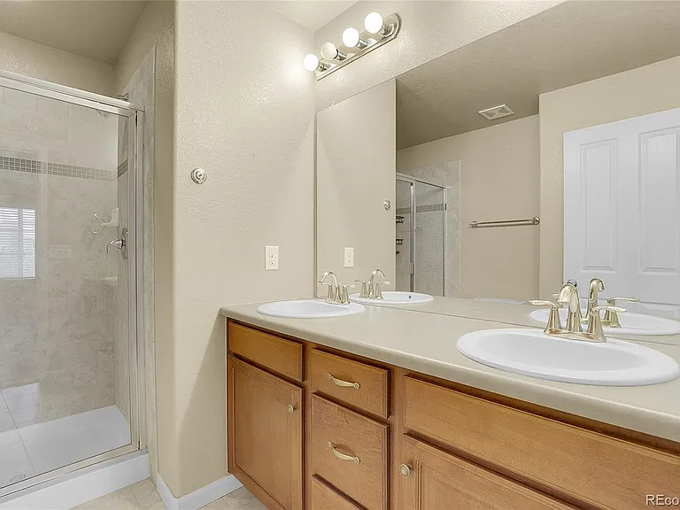 1000 Elmhurst Dr #D — Photo 8