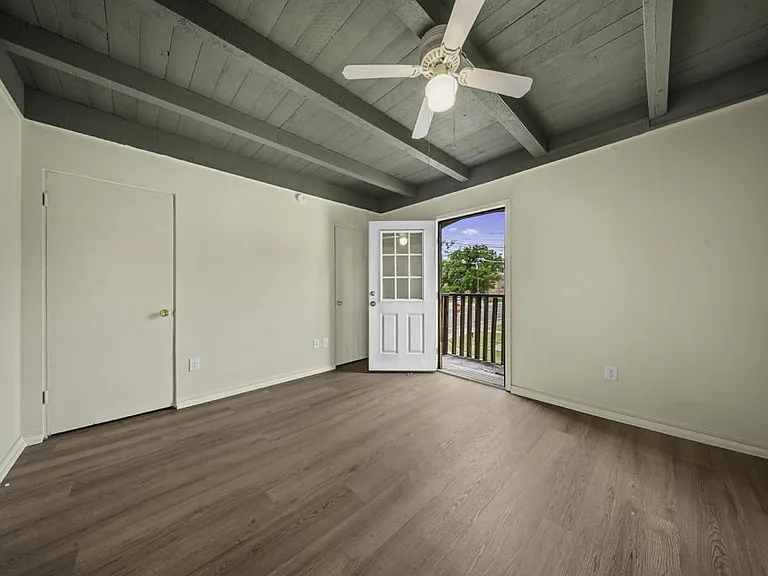 208 E Starr Ave #1 — Photo 9