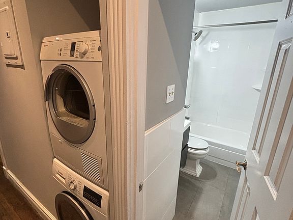 5th image of 410 E 13th St APT 2D