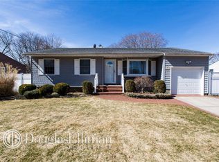 24 Saint Johns St, Sayville, NY 11782