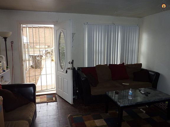 3rd image of 400 E Stephens Ave