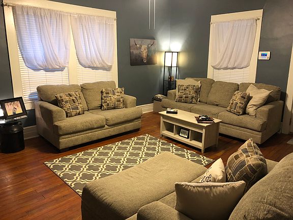 Spacious living room