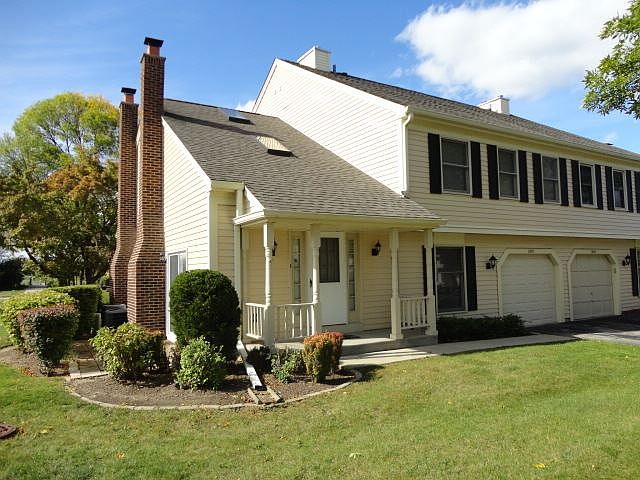 1st image of 2622 College Hill Cir #2622