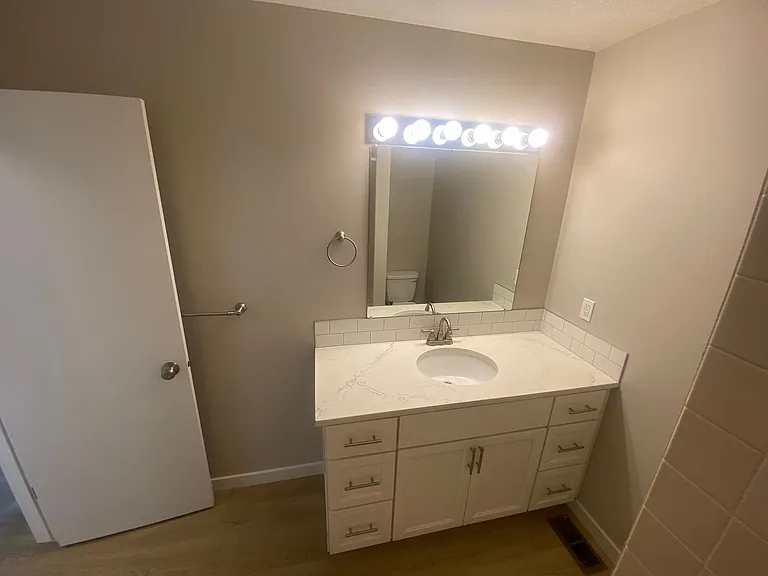 6926 N Old Fort Dr — Photo 24