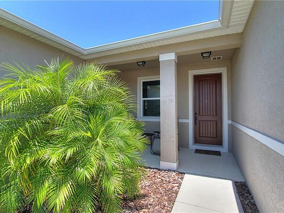 2nd image of 2922 Boating Blvd