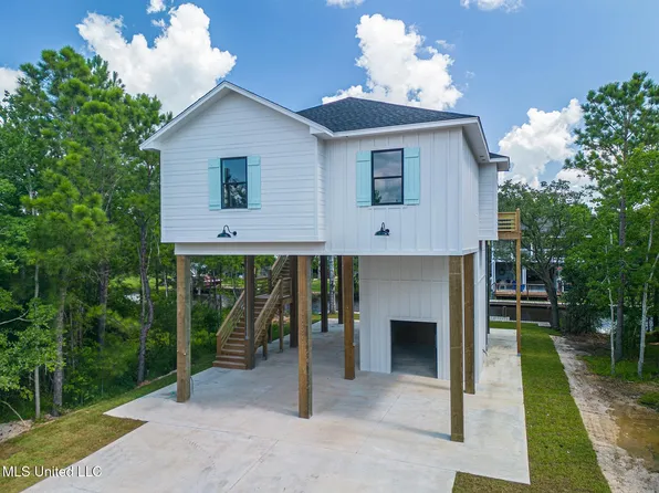 4180 20th Ave, Bay Saint Louis, MS 39520