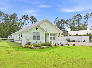 455 Kings Creek Cir NE, Steinhatchee, FL 32359