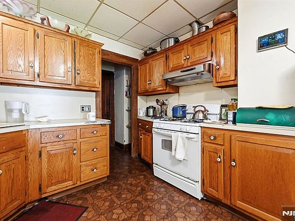 3rd image of 26 Grove St