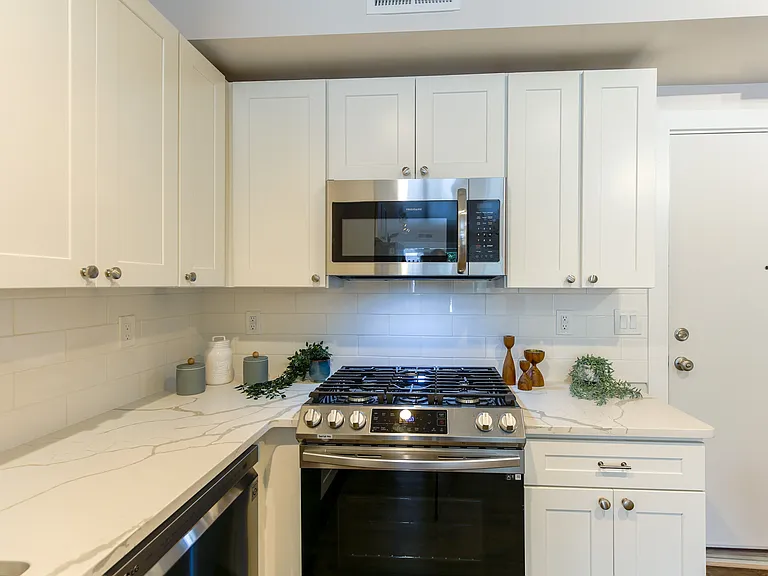 1928 Naylor Rd SE #503 — Photo 5