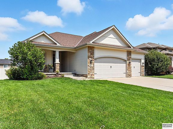 2nd image of 1010 Clearwater Dr