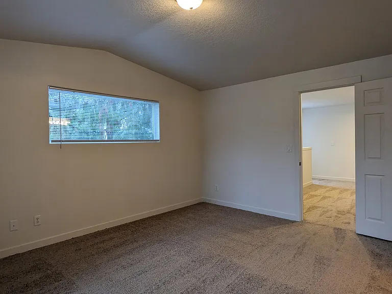 Halsey East Townhomes — Photo 104