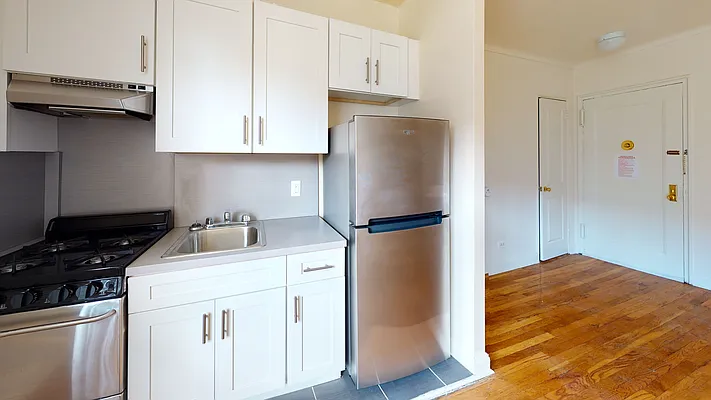 Rented by Revona Properties | media 6