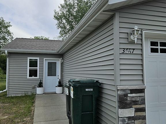 2nd image of 3687 Flynn Pl