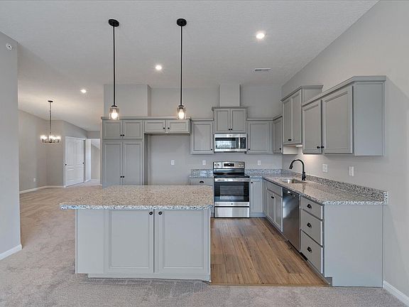 3rd image of 7765 Devonshire Dr #34-303