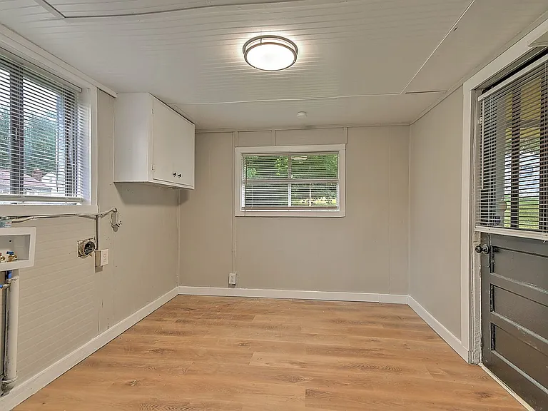 1712 Oaklawn St — Photo 21
