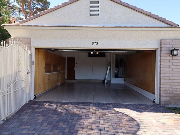 4th image of 979 Bel Air Cir