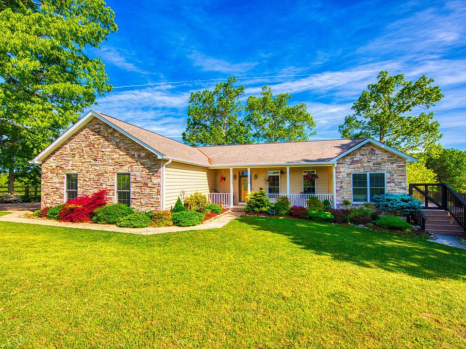 1st image of 359 Twin Parks Dr