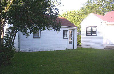 2nd image of 1854 Royce Ave
