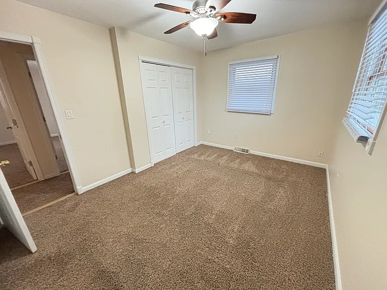 955 Crestview Ct — Photo 12