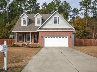 1921 Pineville Dr, Hope Mills, NC 28348