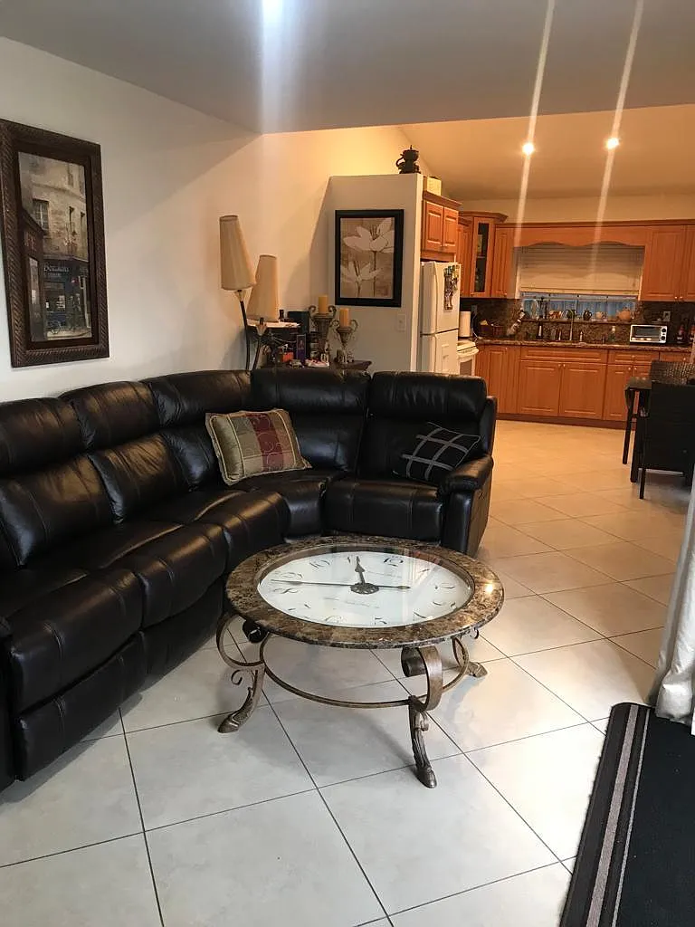 NW 77th Pl, Hialeah — Photo 2