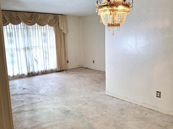 4th image of 2138 RIBAULT SCENIC Drive