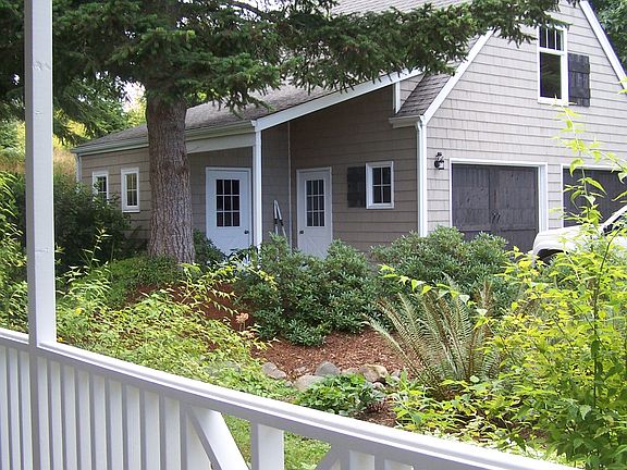 porch to garage view