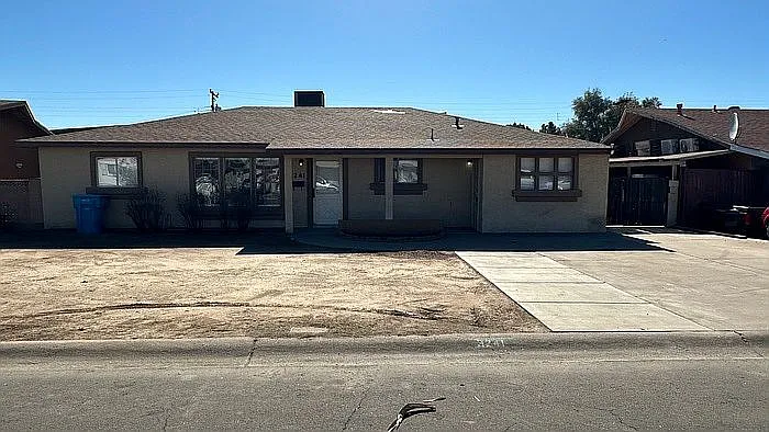 3241 W Pierson St — Photo 1