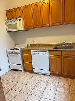 2nd image of 1264 Lexington Ave #3M