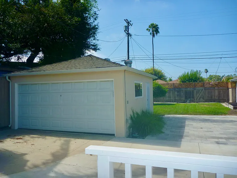 845 Flower Ave — Photo 45