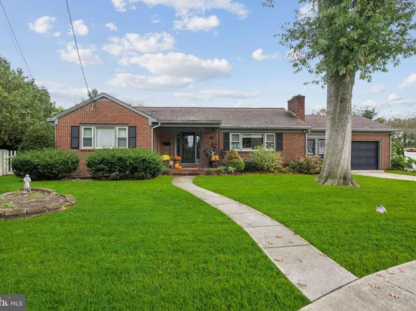 15 Magnolia Ct, Woodstown, NJ 08098