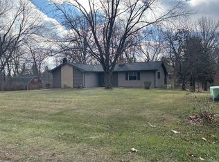 8297 Kings Mill Rd, Bloomington, IL 61705