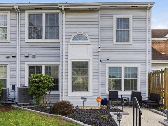 2nd image of 1008 Spring Valley Ct