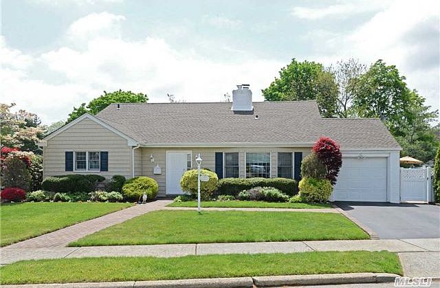 1st image of 30 Judith Ct