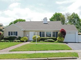 30 Judith Ct, East Rockaway, NY 11518
