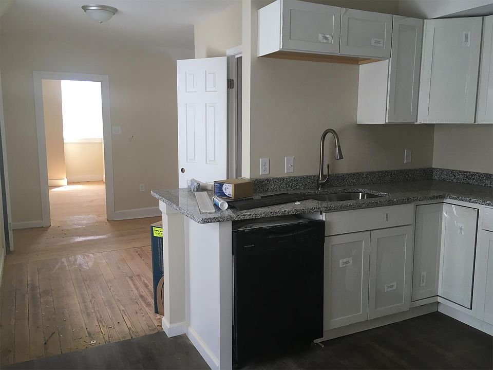 1st image of 30 E Franklin St #2