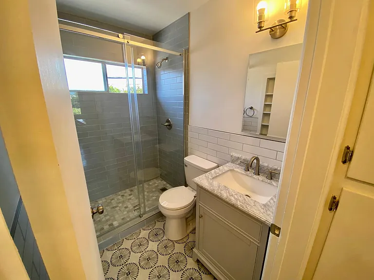 5829 Cartwright Ave #4 — Photo 7