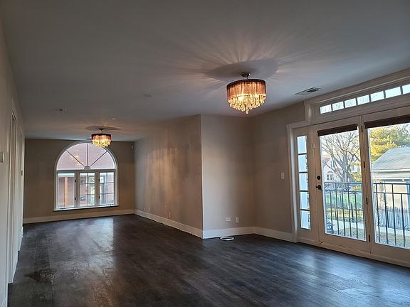 2nd image of 2843 W Wabansia Ave #2
