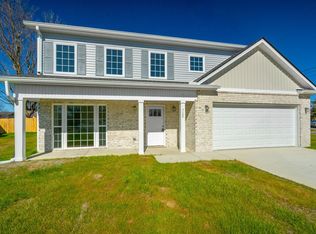 722 E South St, Greenbrier, TN 37073