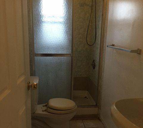 4th image of 3514 S Wood St